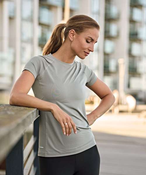 Women’s CoolDry tee (7021)